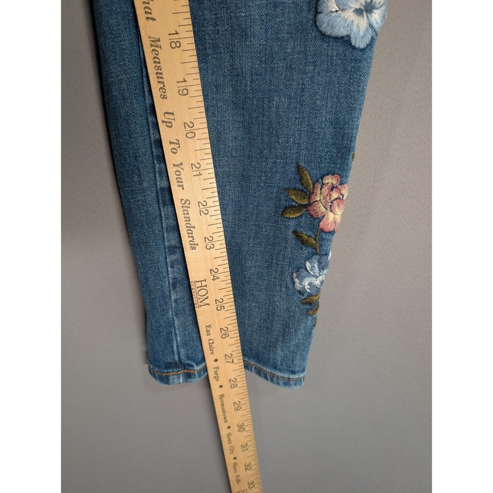 Driftwood Jackie High Rise Floral Embroidered Skinny Jeans Medium Wash Size 32 - Picture 8 of 10